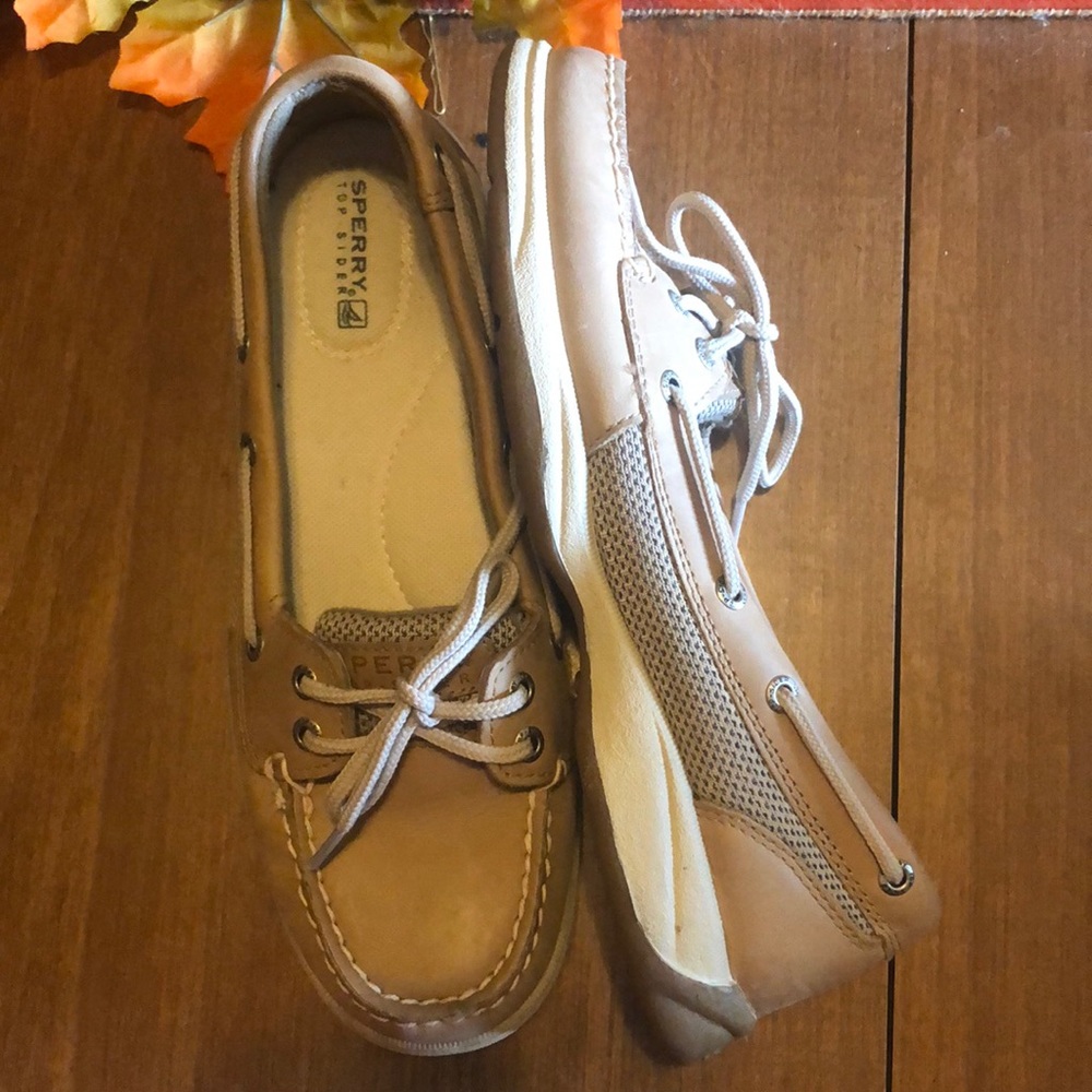 Sperry - Picture 2 of 3